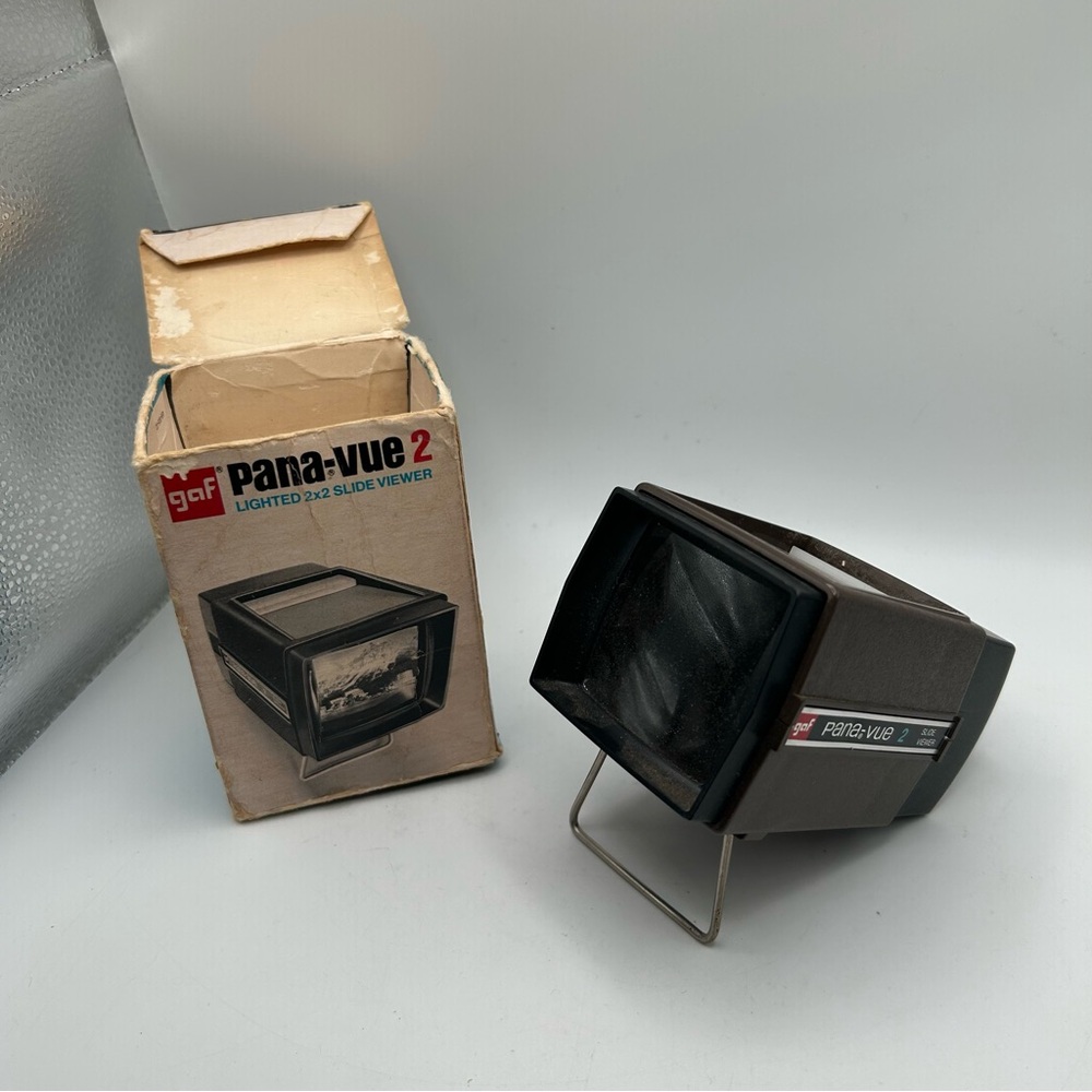 Vintage Gaf Pana-Vue 2 Lighted 2 x 2 Slide Viewer w/ Original Box not tested
